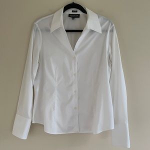 JONES NEW YORK White Long Sleeve Button up shirt!